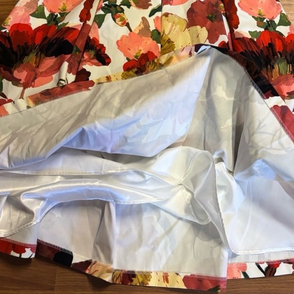 WHBM Floral Poppy Midi Full Skirt NWT Size 12 - Picture 15 of 16